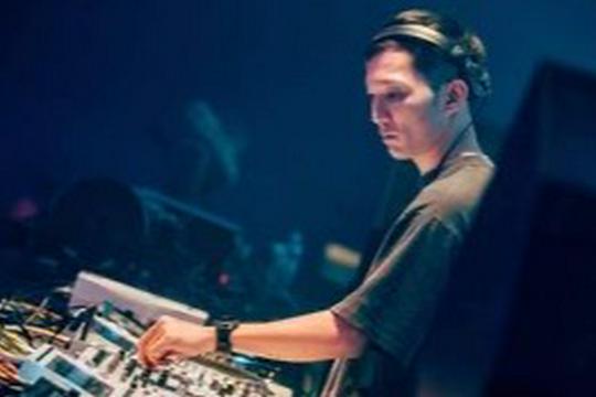 Dj R DJ /Event & Resident
